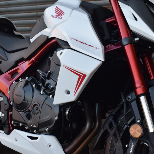 Pyramid Plastics Pyramid radiator cheeks | pearl glare white | honda cb 750 hornet 2022>current
